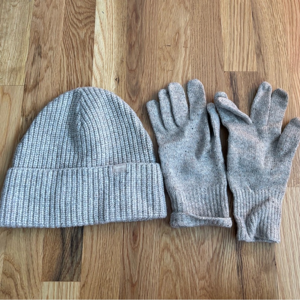 MADEWELL beige knit beanie and gloves set
